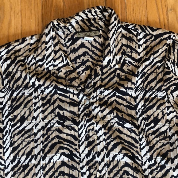 Button up - Picture 2 of 4